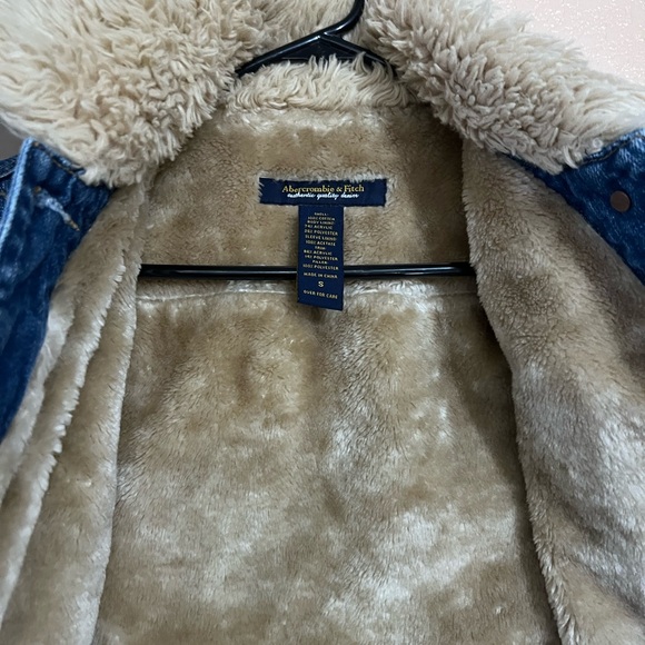 Abercrombie & Fitch Jean Fur Jacket - Picture 2 of 3